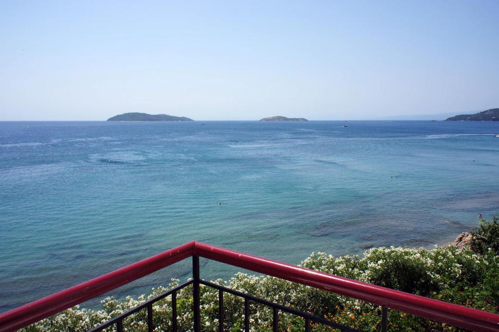 Aphrodite Skiathos Apartment Megali Ammos  Bagian luar foto